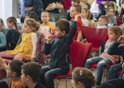 Chlapček a divoška, divadlo Jaja